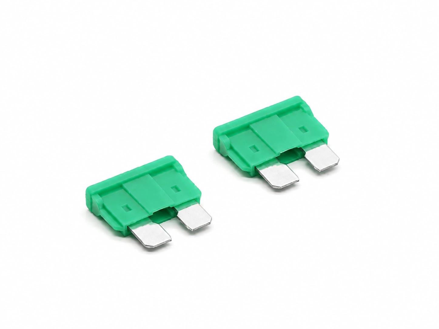 30A 80V ATO blade fuse pair, original color and geometry retained